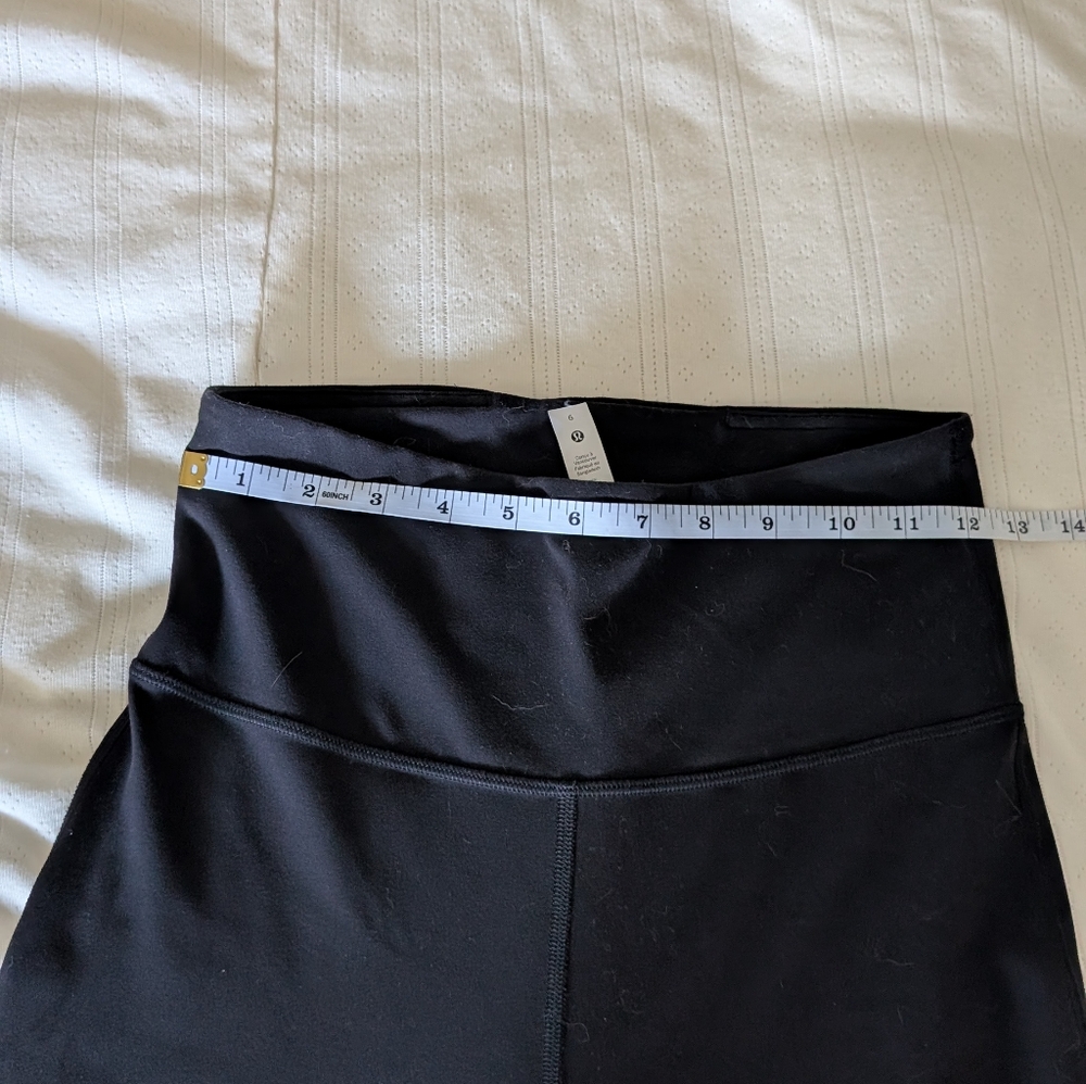 Lululemon Groove Nulu Super-High-Rise Flared Pant in Black Size 6 - Picture 3 of 6